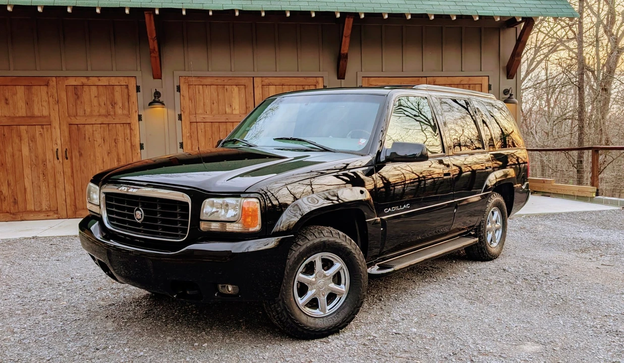 2000 Cadillac Escalade 1st Gen - Image 7 of 31