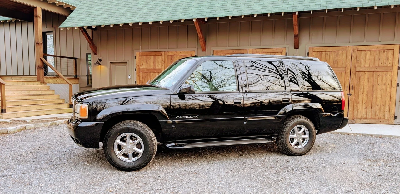 2000 Cadillac Escalade 1st Gen - Image 10 of 31