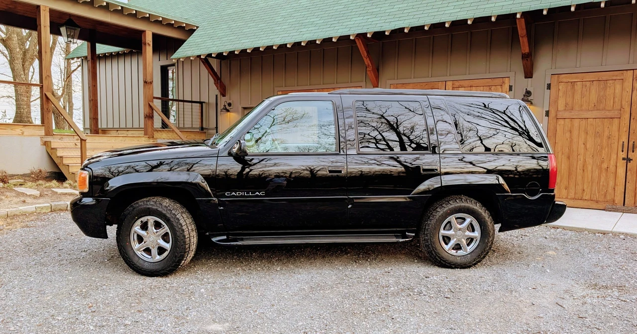 2000 Cadillac Escalade 1st Gen - Image 12 of 31