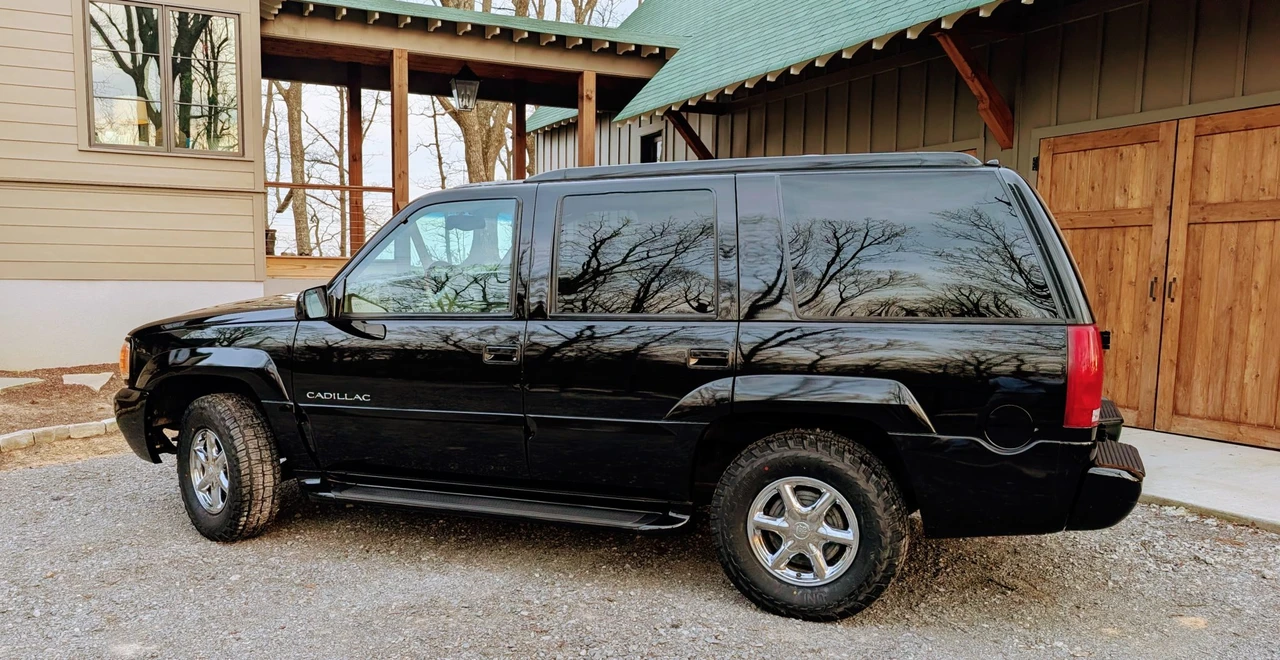 2000 Cadillac Escalade 1st Gen - Image 13 of 31
