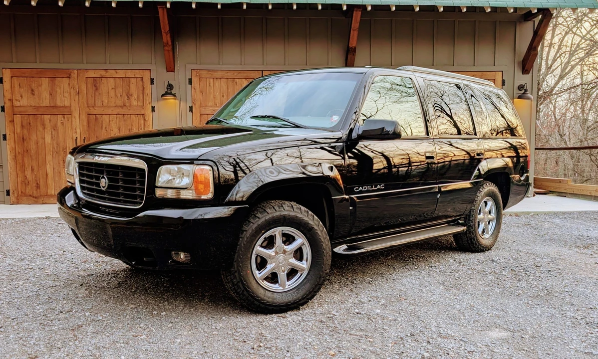 2000 Cadillac Escalade 1st Gen - Image 4 of 31