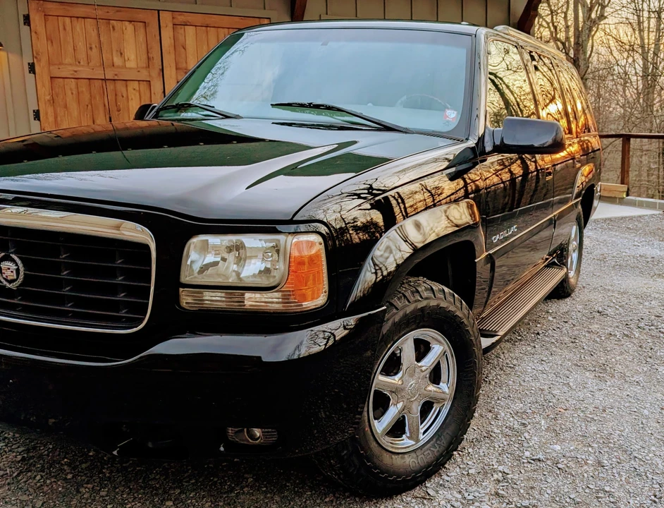 2000 Cadillac Escalade 1st Gen - Image 21 of 31