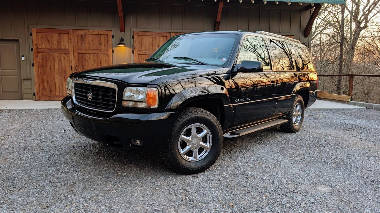 2000 Cadillac Escalade 1st Gen - Image 6 of 31