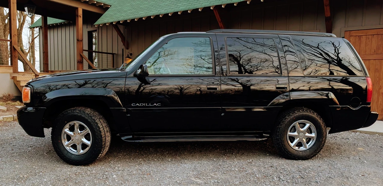 2000 Cadillac Escalade 1st Gen - Image 15 of 31