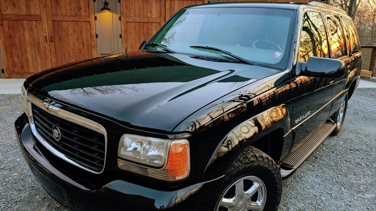 2000 Cadillac Escalade 1st Gen - Image 20 of 31