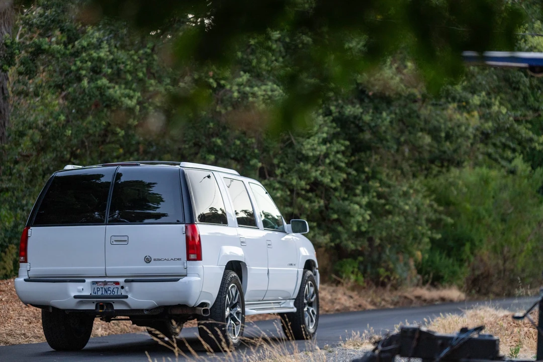 2000 Cadillac Escalade 1st Gen - Image 10 of 31