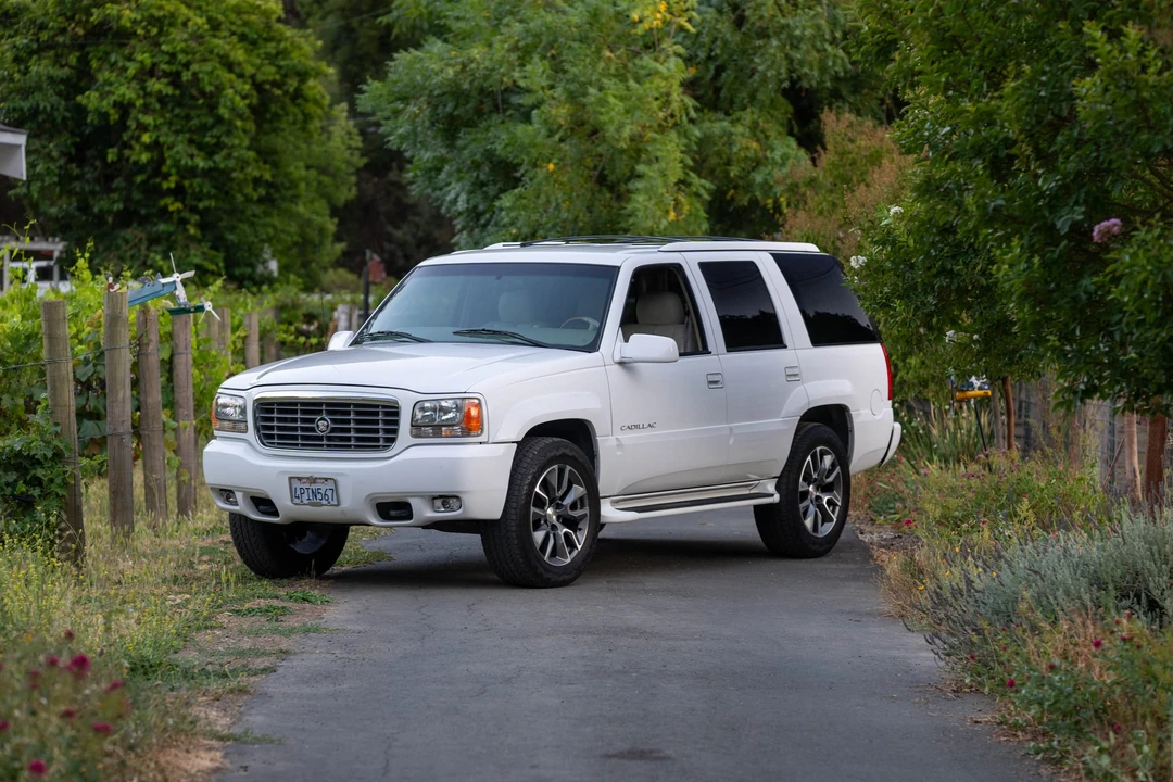 2000 Cadillac Escalade 1st Gen - Image 4 of 31