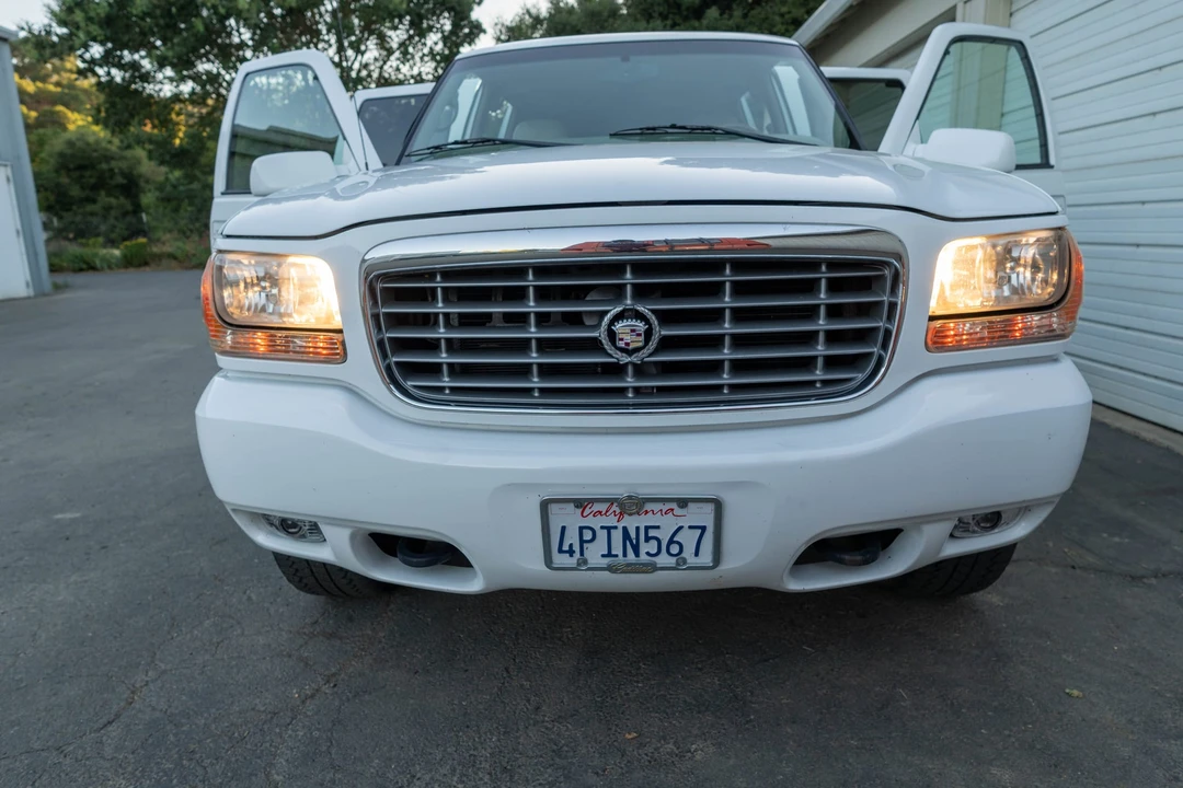 2000 Cadillac Escalade 1st Gen - Image 24 of 31