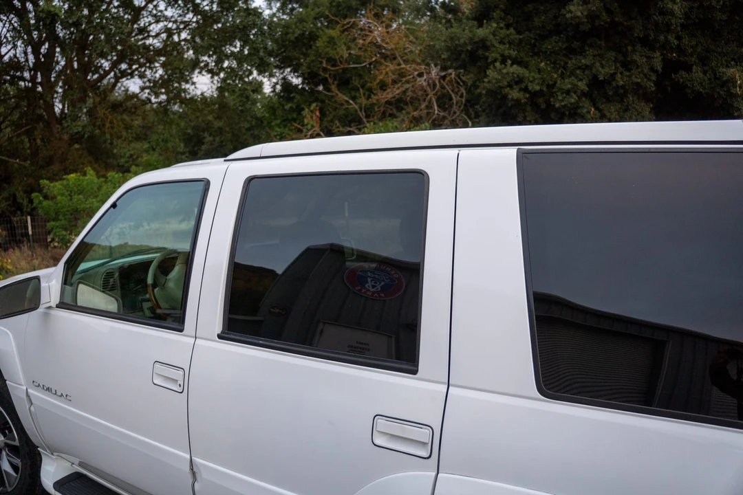 2000 Cadillac Escalade 1st Gen - Image 29 of 31
