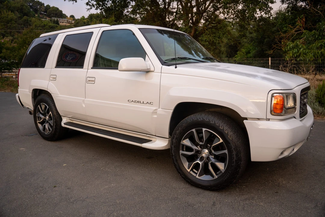 2000 Cadillac Escalade 1st Gen - Image 22 of 31