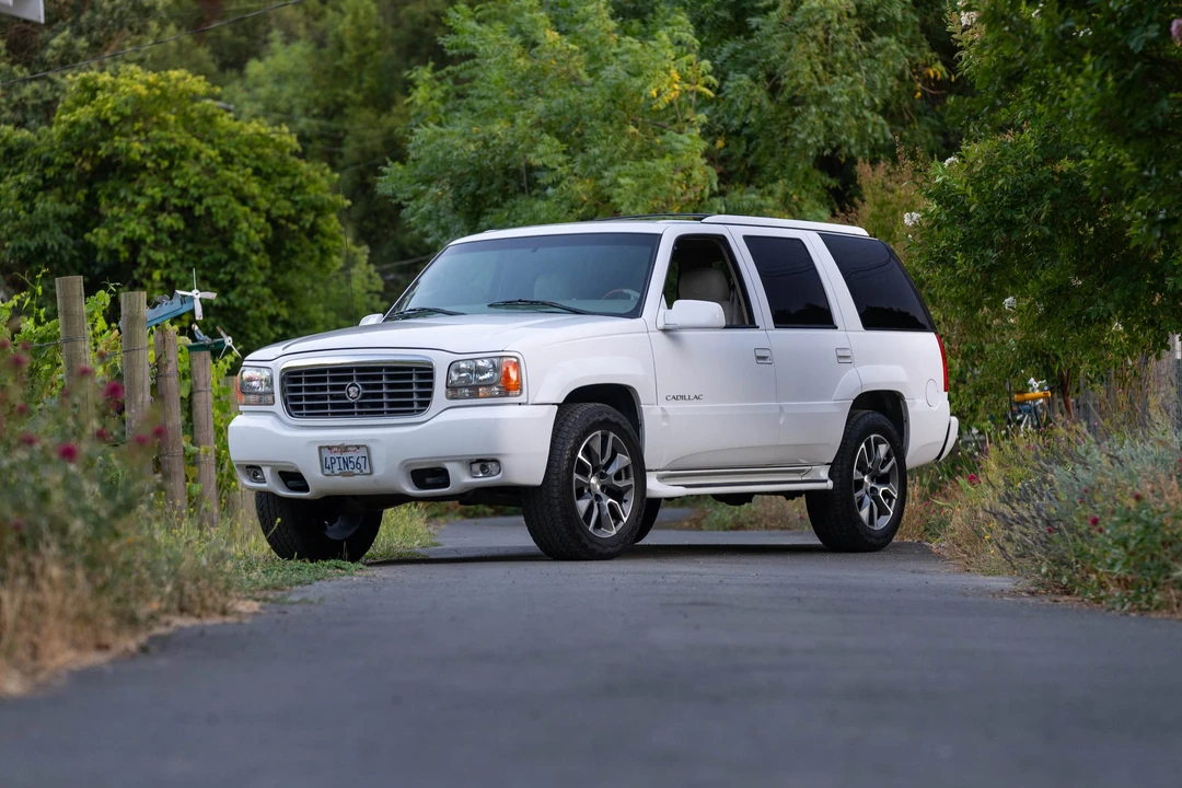 2000 Cadillac Escalade 1st Gen - Image 5 of 31