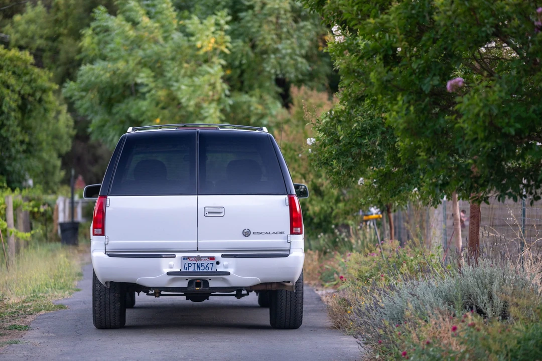 2000 Cadillac Escalade 1st Gen - Image 9 of 31