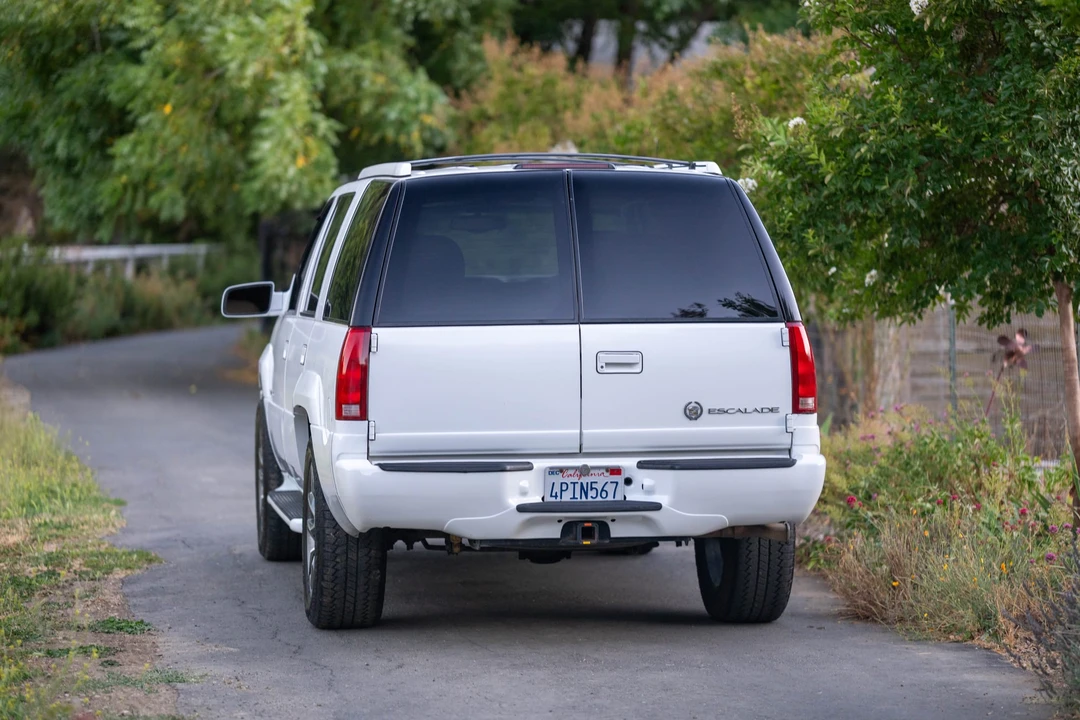 2000 Cadillac Escalade 1st Gen - Image 8 of 31