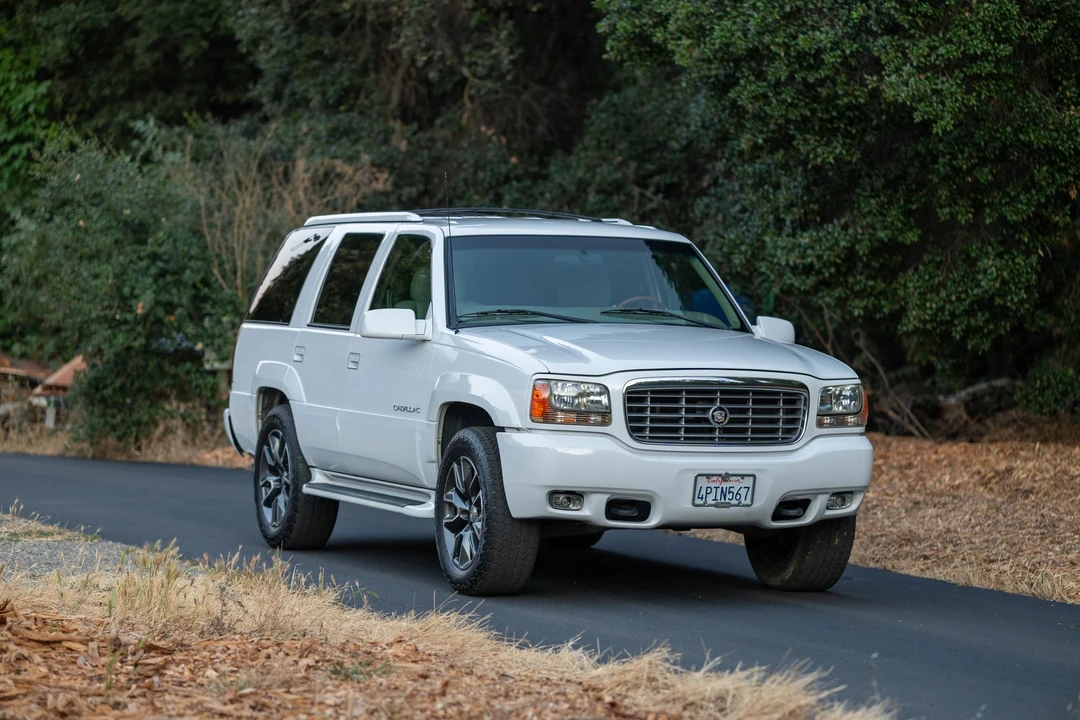 2000 Cadillac Escalade 1st Gen - Image 20 of 31
