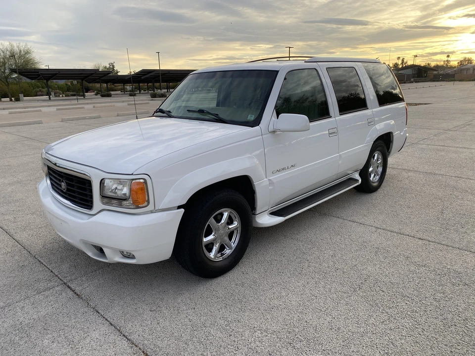 2000 Cadillac Escalade 1st Gen - Image 6 of 31