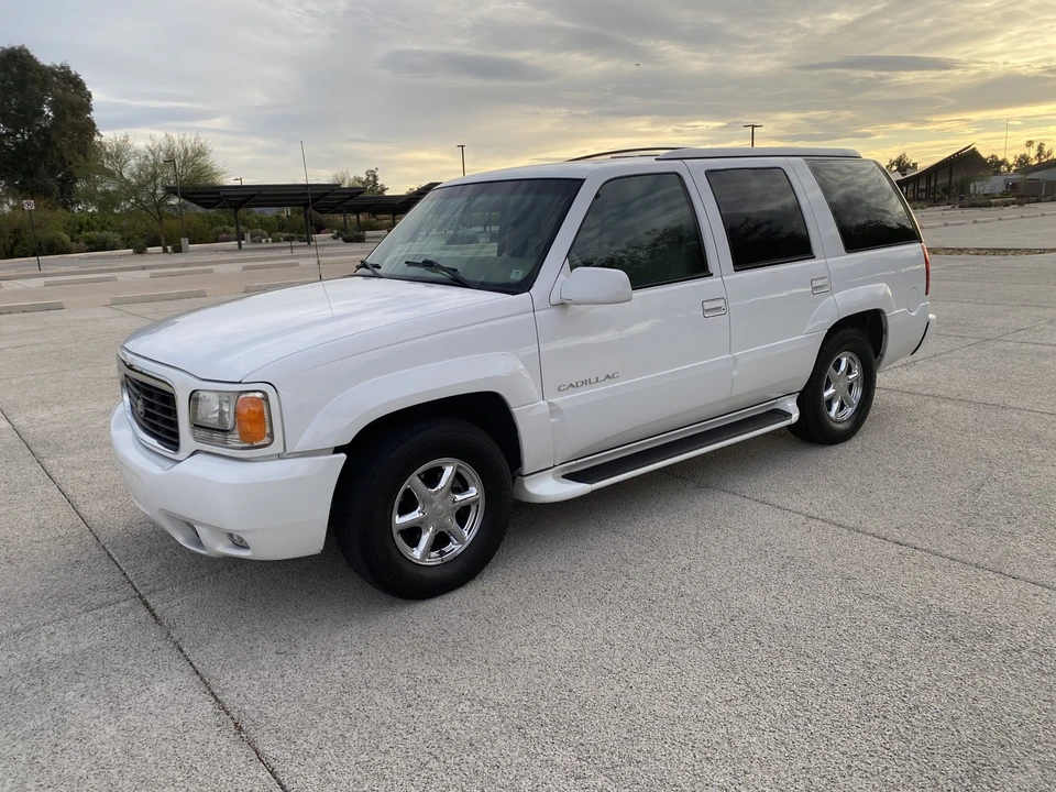 2000 Cadillac Escalade 1st Gen - Image 5 of 31