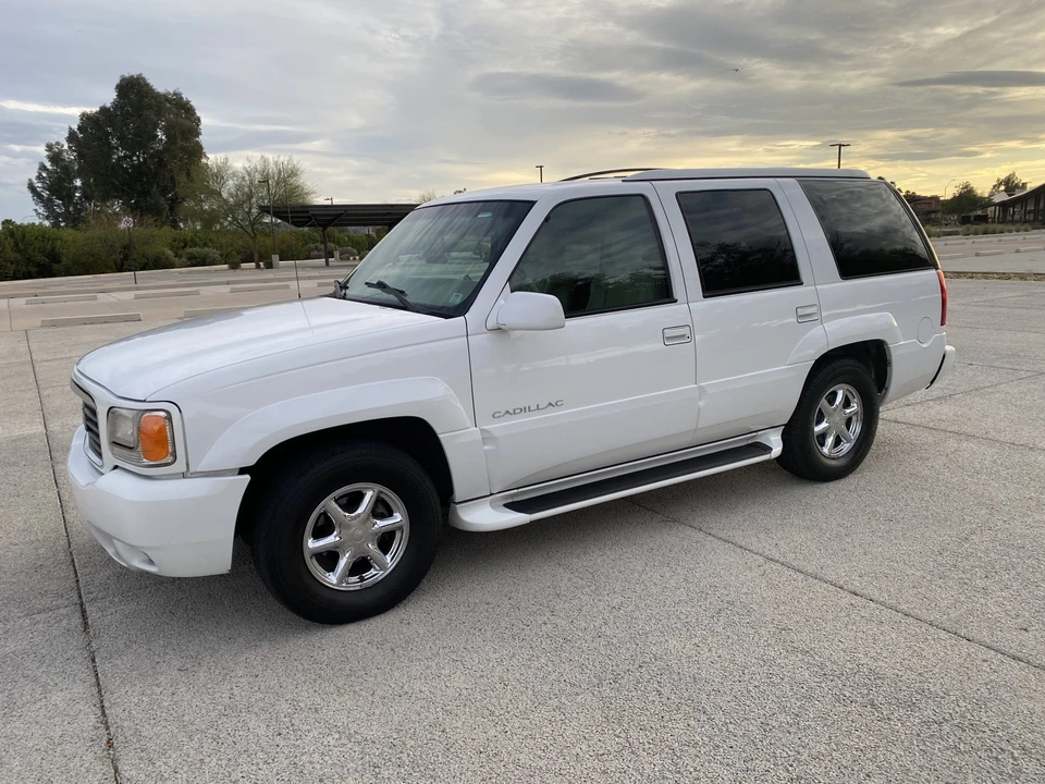 2000 Cadillac Escalade 1st Gen - Image 4 of 31