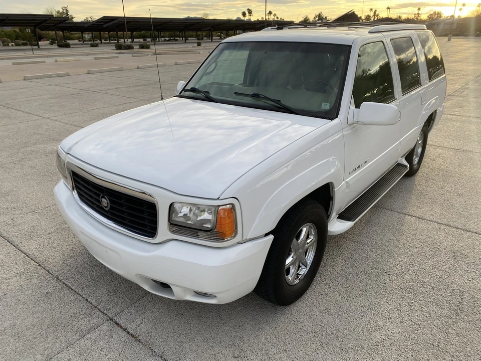 2000 Cadillac Escalade 1st Gen - Image 3 of 31