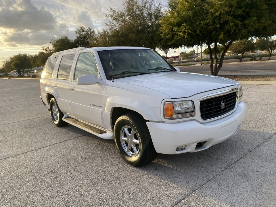 2000 Cadillac Escalade 1st Gen - Image 23 of 31