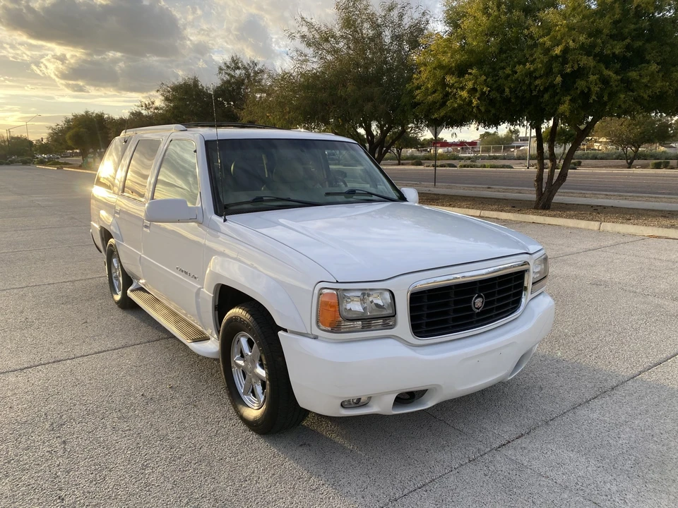 2000 Cadillac Escalade 1st Gen - Image 22 of 31