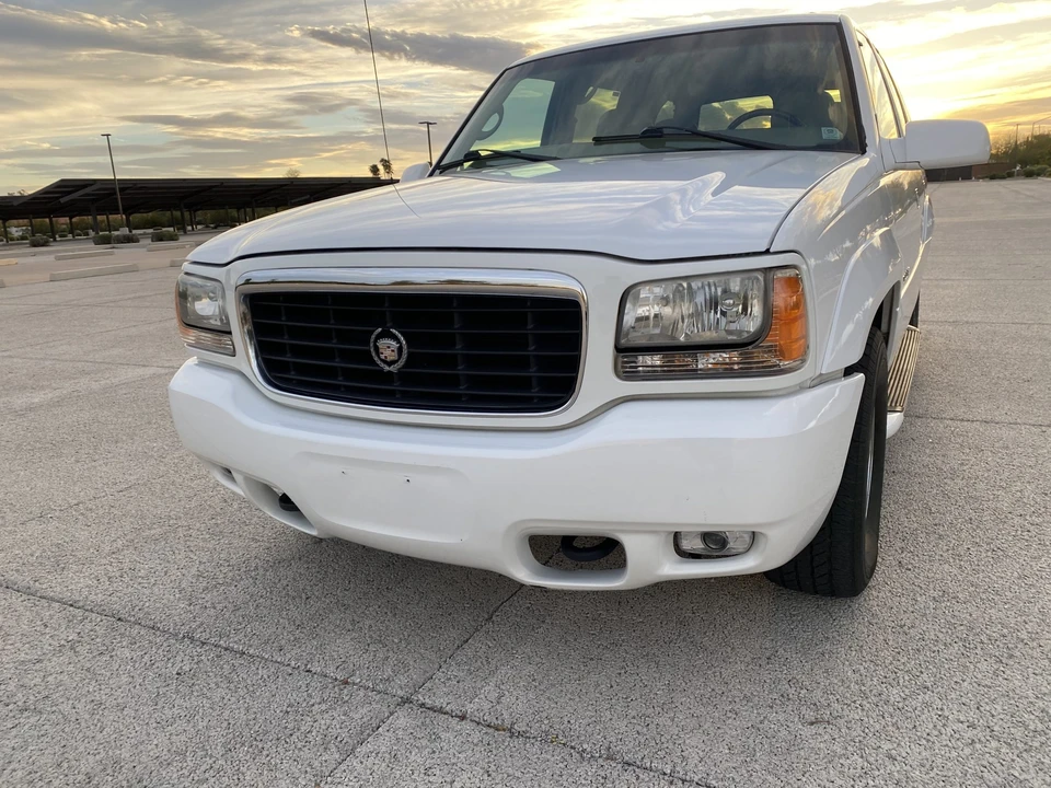 2000 Cadillac Escalade 1st Gen - Image 8 of 31