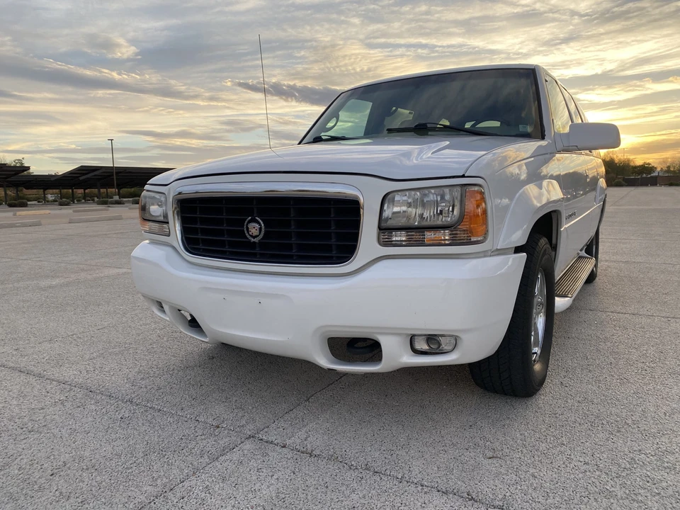 2000 Cadillac Escalade 1st Gen - Image 7 of 31