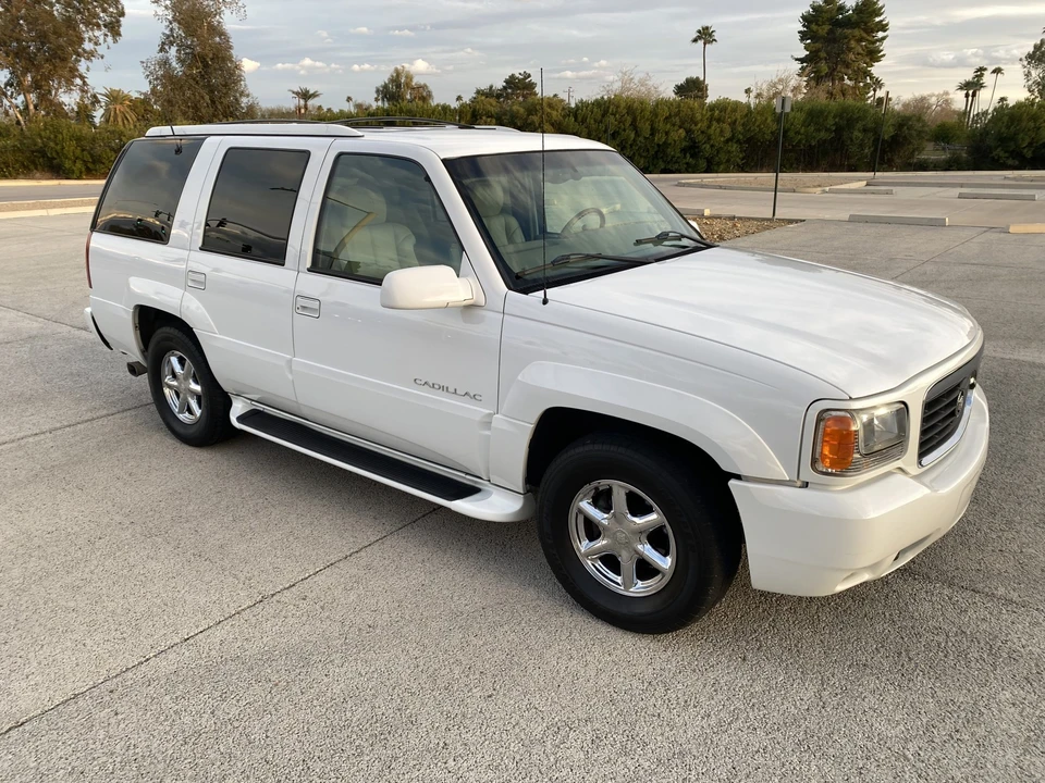 2000 Cadillac Escalade 1st Gen - Image 30 of 31
