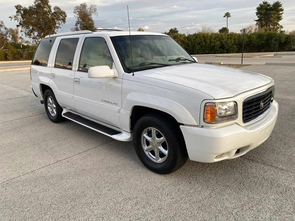 2000 Cadillac Escalade 1st Gen - Image 28 of 31