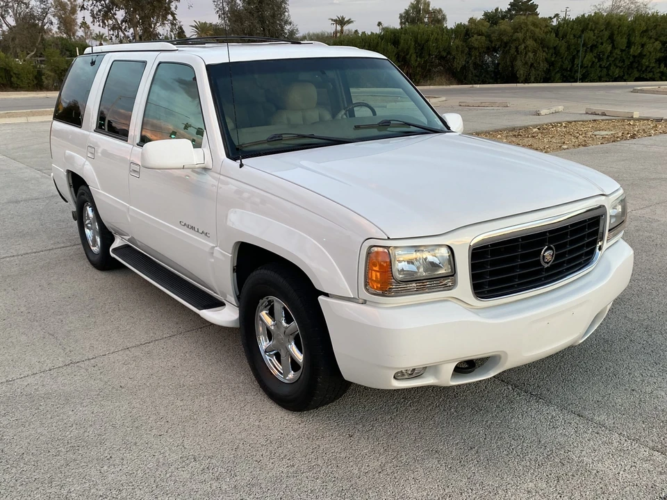 2000 Cadillac Escalade 1st Gen - Image 16 of 31