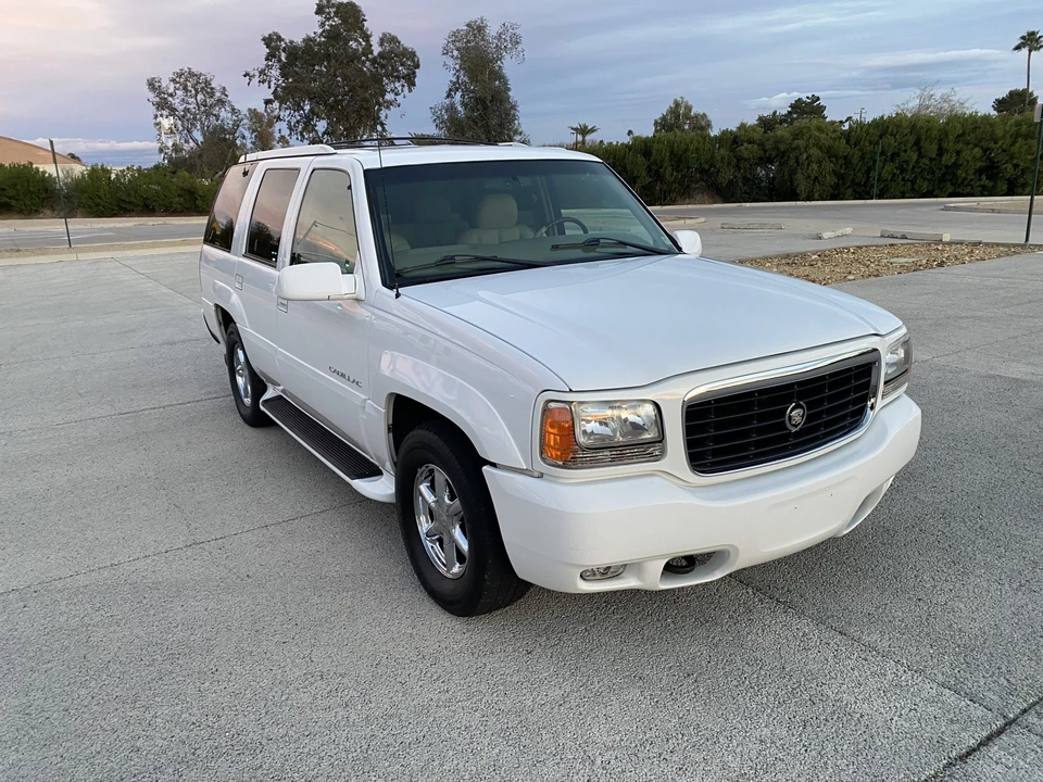 2000 Cadillac Escalade 1st Gen - Image 15 of 31