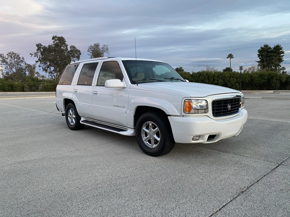 2000 Cadillac Escalade 1st Gen - Image 18 of 31