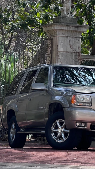 2000 Cadillac Escalade 1st Gen - Image 25 of 31