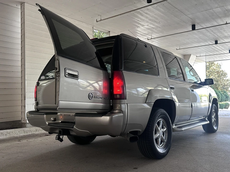 2000 Cadillac Escalade 1st Gen - Image 22 of 31