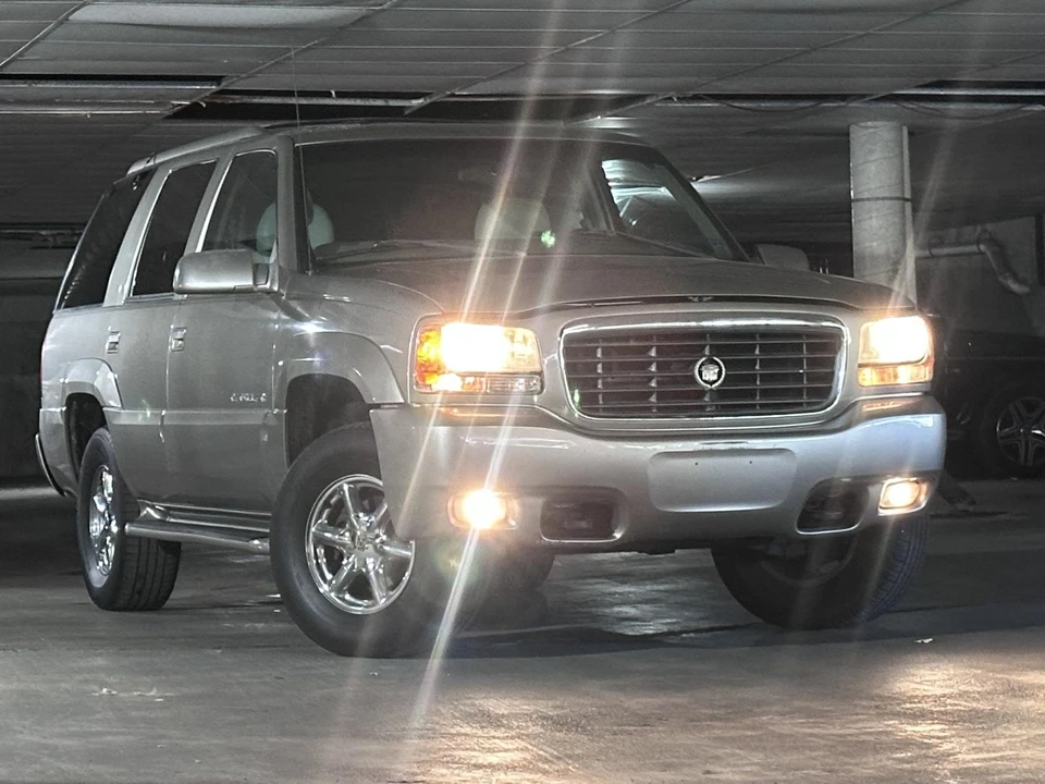 2000 Cadillac Escalade 1st Gen - Image 20 of 31