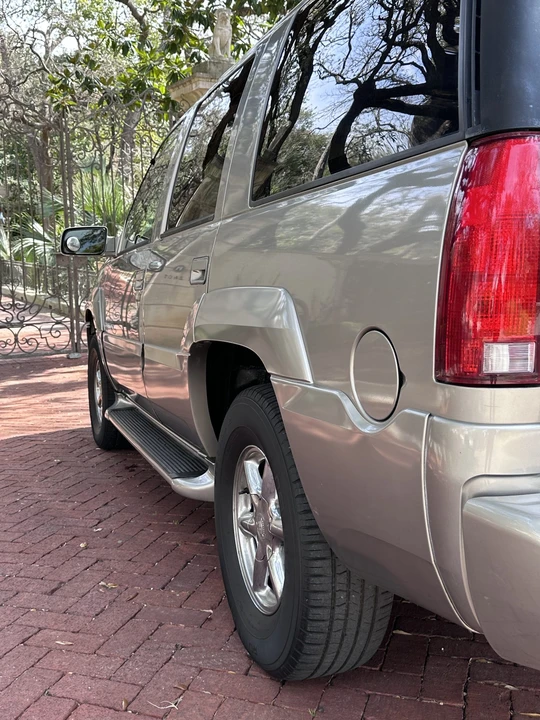 2000 Cadillac Escalade 1st Gen - Image 27 of 31