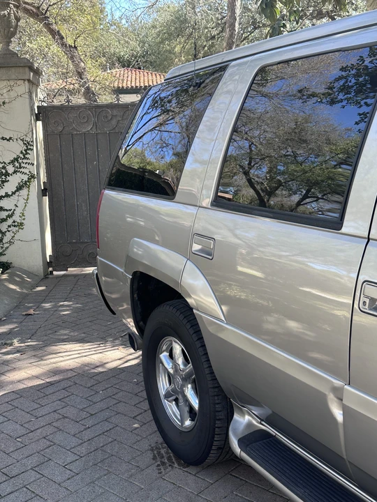 2000 Cadillac Escalade 1st Gen - Image 29 of 31