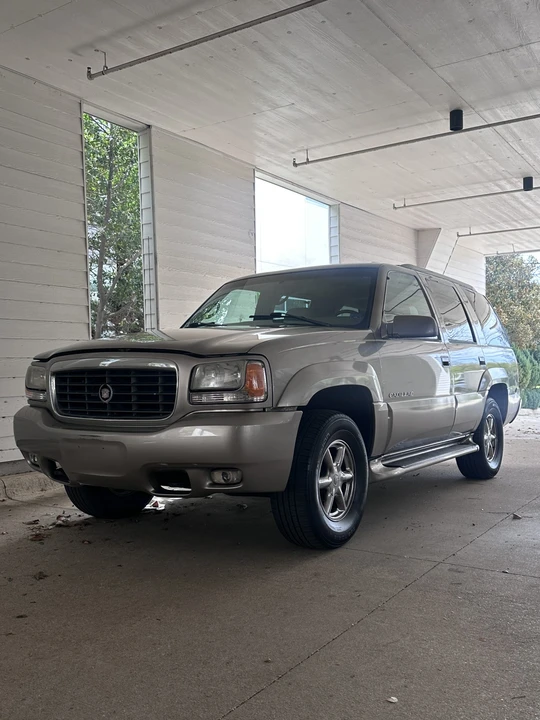 2000 Cadillac Escalade 1st Gen - Image 5 of 31