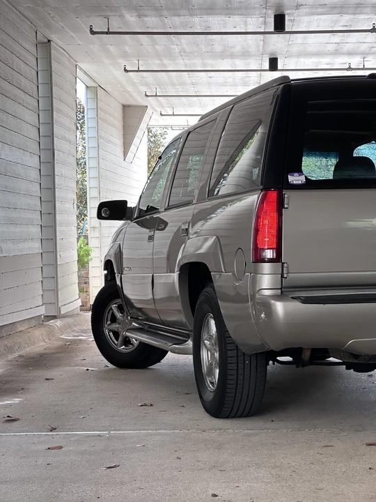 2000 Cadillac Escalade 1st Gen - Image 26 of 31