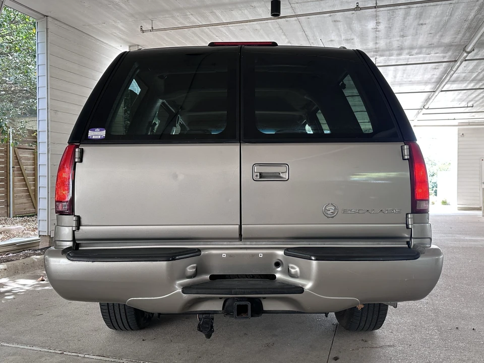 2000 Cadillac Escalade 1st Gen - Image 9 of 31