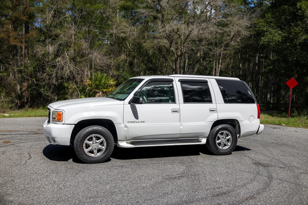 2000 Cadillac Escalade 1st Gen - Image 8 of 31