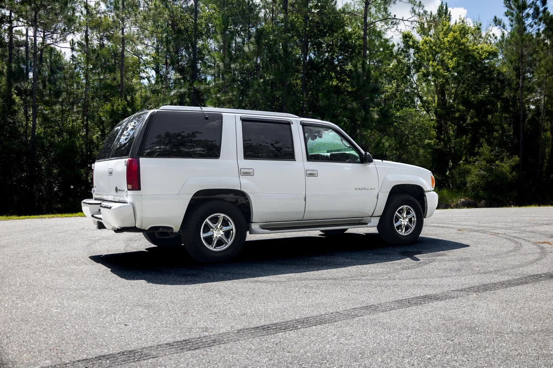 2000 Cadillac Escalade 1st Gen - Image 16 of 31