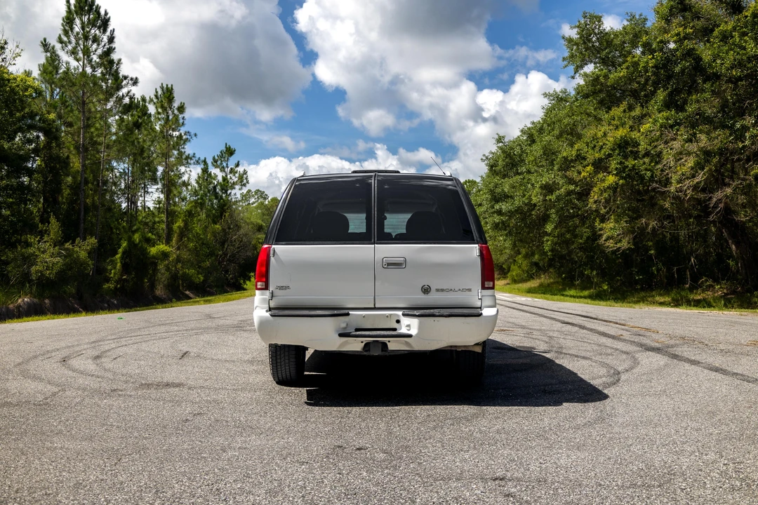 2000 Cadillac Escalade 1st Gen - Image 13 of 31