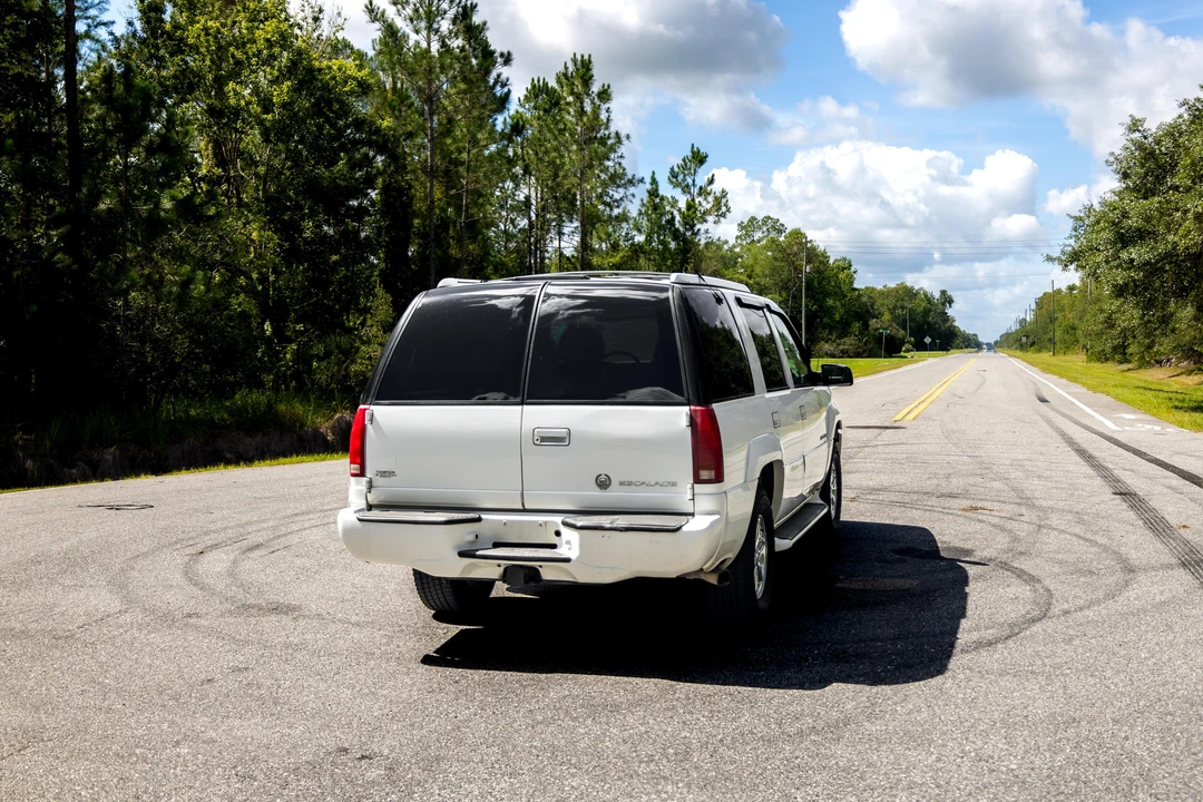 2000 Cadillac Escalade 1st Gen - Image 14 of 31