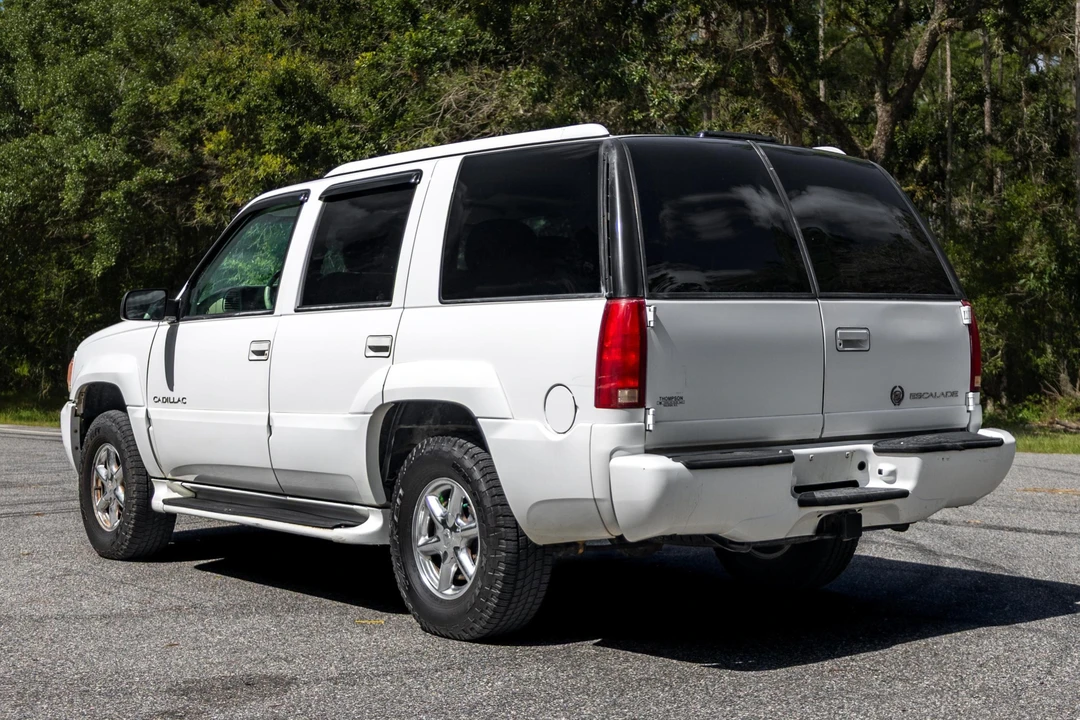2000 Cadillac Escalade 1st Gen - Image 4 of 31