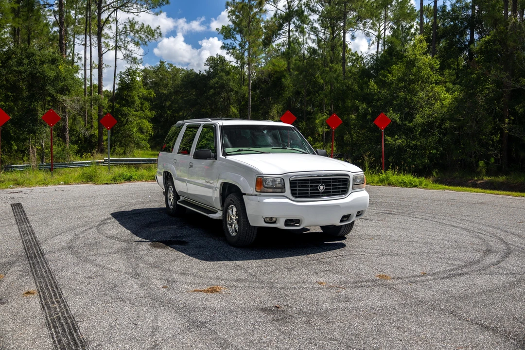 2000 Cadillac Escalade 1st Gen - Image 24 of 31