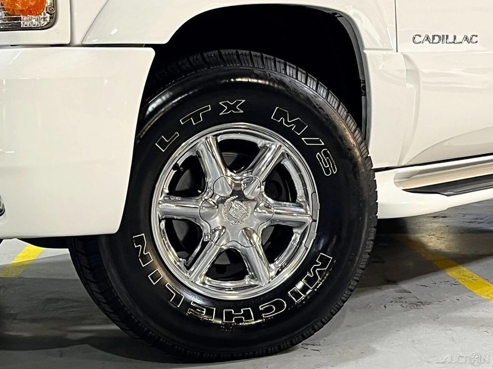 2000 Cadillac Escalade 1st Gen - Image 2 of 21