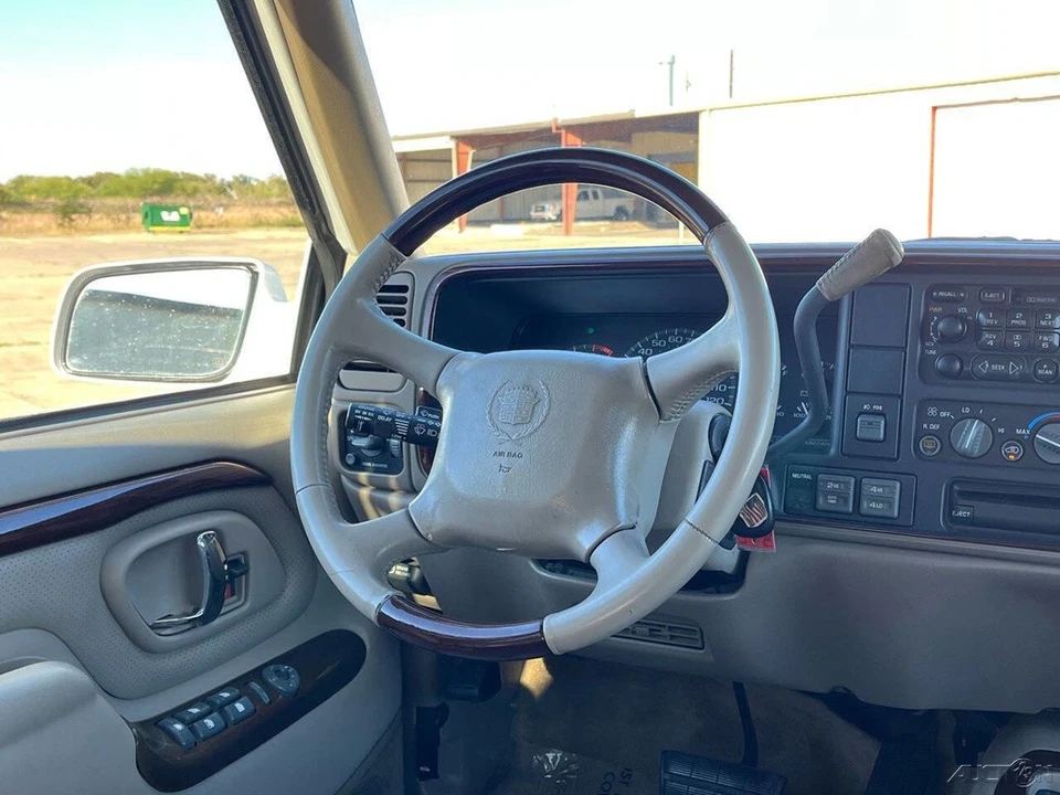 2000 Cadillac Escalade 1st Gen - Image 15 of 21