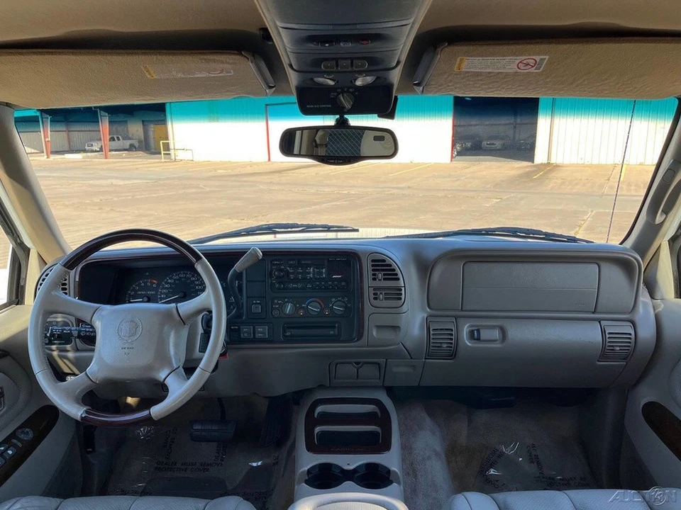2000 Cadillac Escalade 1st Gen - Image 13 of 21