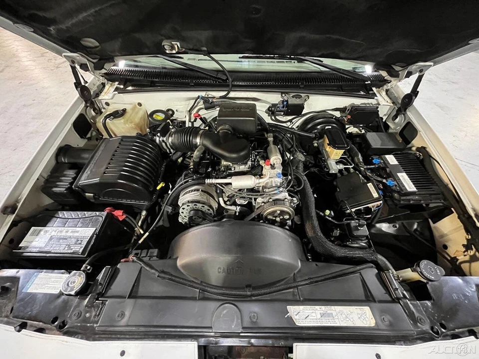 2000 Cadillac Escalade 1st Gen - Image 14 of 21
