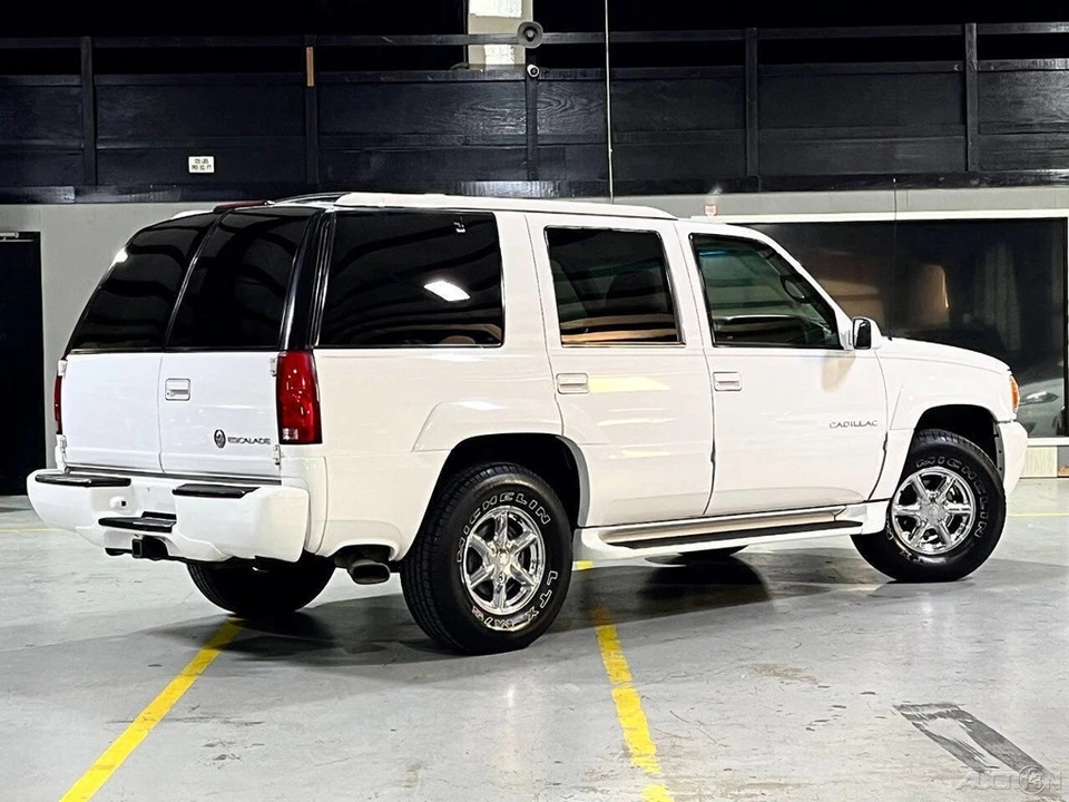 2000 Cadillac Escalade 1st Gen - Image 9 of 21